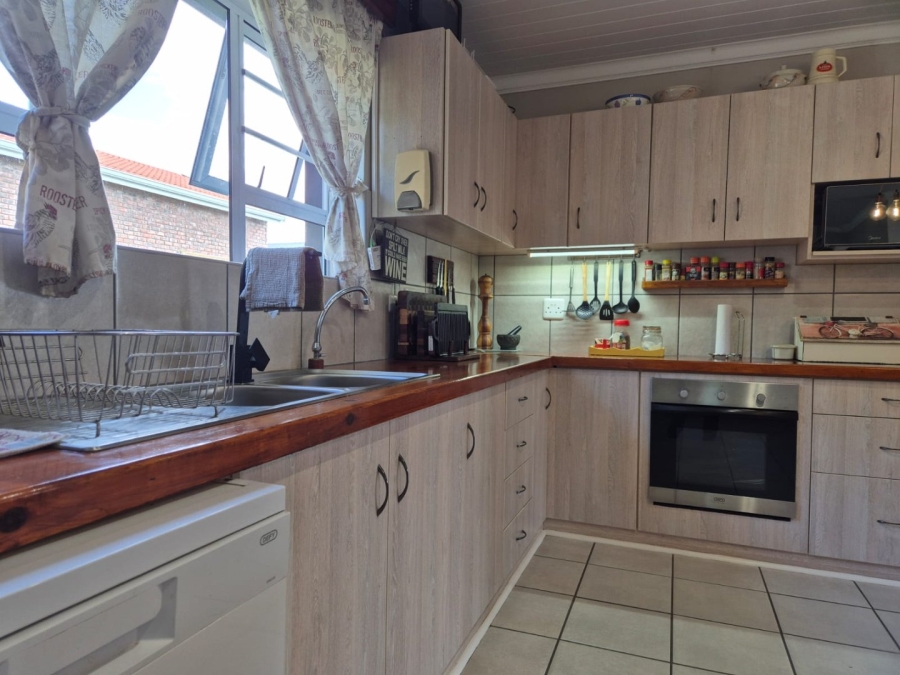 3 Bedroom Property for Sale in Stilbaai Wes Western Cape